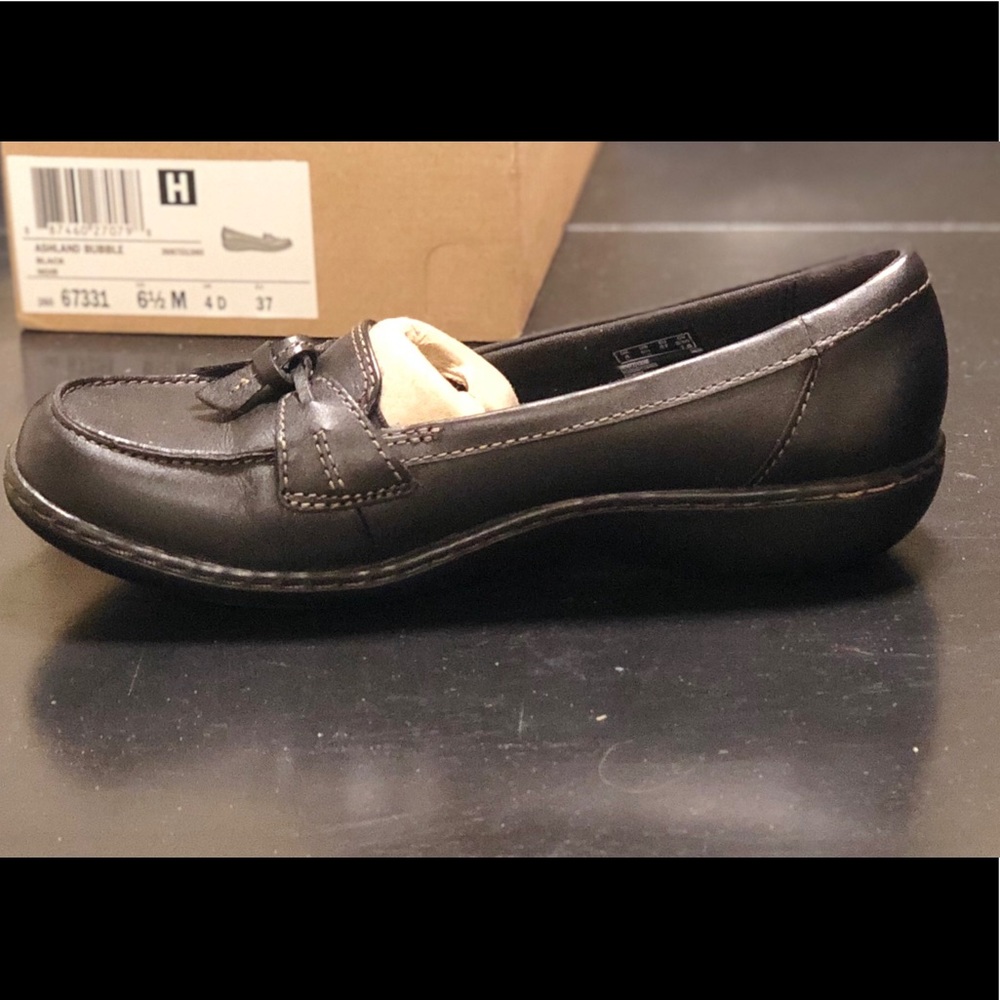 Black Clarks Loafers-Brand New In Box-size 6.5
